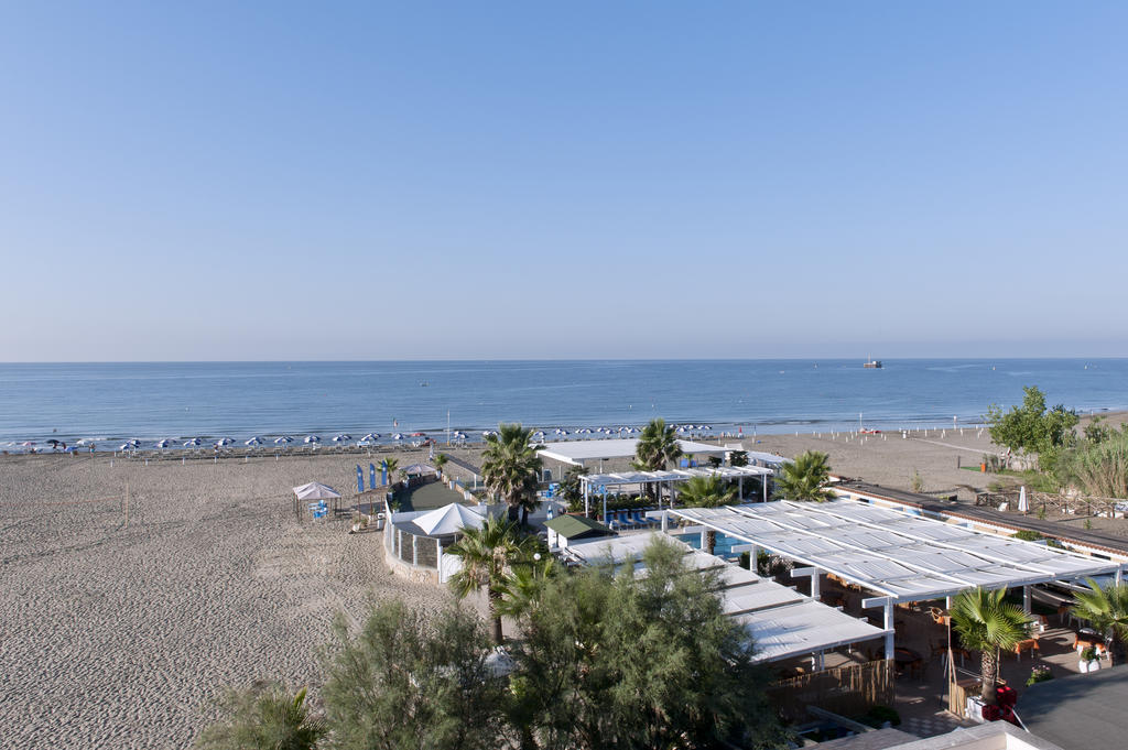 Hotel Mediterraneo Lido di Latina Exterior foto